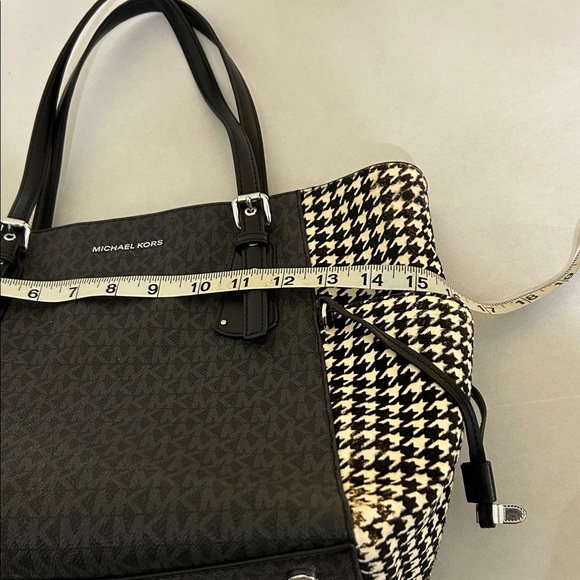 Michael Kors Voyager East/West Tote Bag - Picture 14 of 16